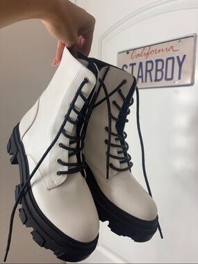 Never used White Combat Lace-Up Platform Boots - Forever 21